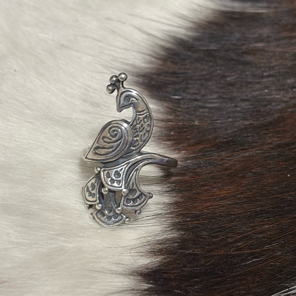 Exquisite and Retired James Avery Peacock Ring - Size 8